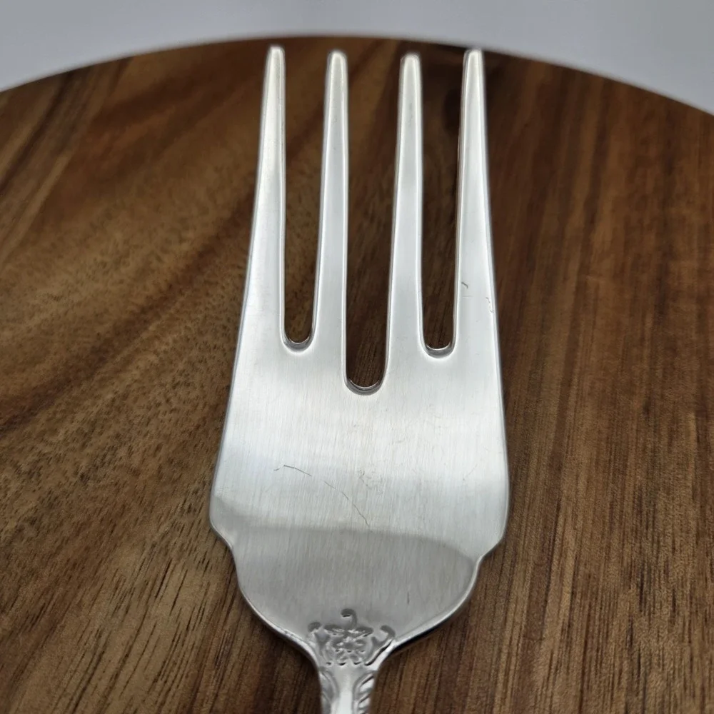 WM. Rogers & Son Enchanted Rose Silverplate Flatware Meat Fork & Serving‎ Spoon
